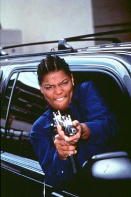 Queen Latifah hat als Lesbe Cleo nichts zu spaen...