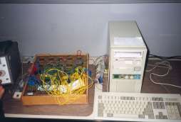 Epromsimulator (Mitte)  PC zu Ansteuerung (rechts)