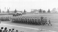 Ernennung von Offiziersschülern zum Leutnant auf dem Sportplatz in Kamenz 1985